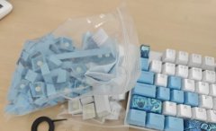 狼蛛三件套出售：有线机械键盘、鼠标、耳机，全套几乎全新